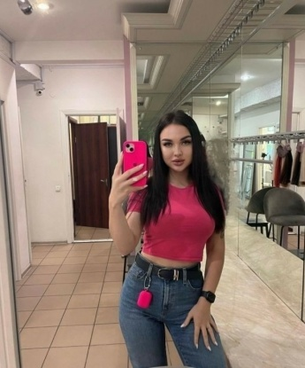 У меня есть все, чтобы сделать твои фантазии яркими и незабываемыми! 💋
Я опытная и отзывчивая, готовая погрузиться с тобой в мир наслаждения и страсти. Мои услуги включают классический и эротический массаж, оральный и классический секс, а также ролевые игры и фетиш. Ты точно не останешься равнодушным!
Посмотри мои фото и убедись в том, что у меня нежное и соблазнительное тело, которое будет тебе принадлежать на все 100%! ✔️
В моем арсенале есть множество довольных клиентов, которые рекомендуют меня своим друзьям. Я горжусь своей репутацией и всегда стараюсь превзойти ожидания своих партнеров. Ты можешь быть уверен, что со мной ты получишь непревзойденное удовольствие! 🌟
Живу в Москве и готова встретиться с тобой в любое время и в любом месте. У нас будет незабываемое свидание, и ты захочешь повторить его снова и снова.
Не упускай свой шанс и позвони мне прямо сейчас, чтобы перейти на новый уровень наслаждения! 💫 Олеся